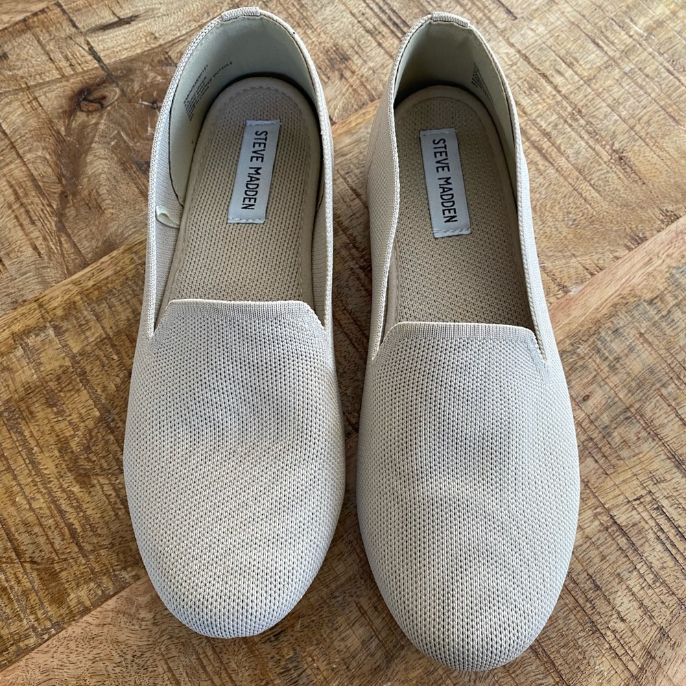 New - Steve Madden Nude Flats